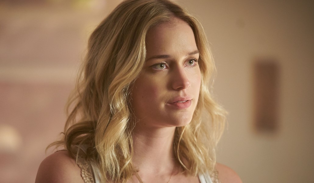 Elizabeth Lail Phone Number, Email ID, Address, Fanmail, Tiktok and More