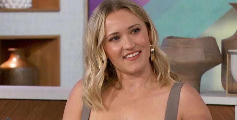 Emily Osment Phone Number, Email ID, Address, Fanmail, Tiktok and More