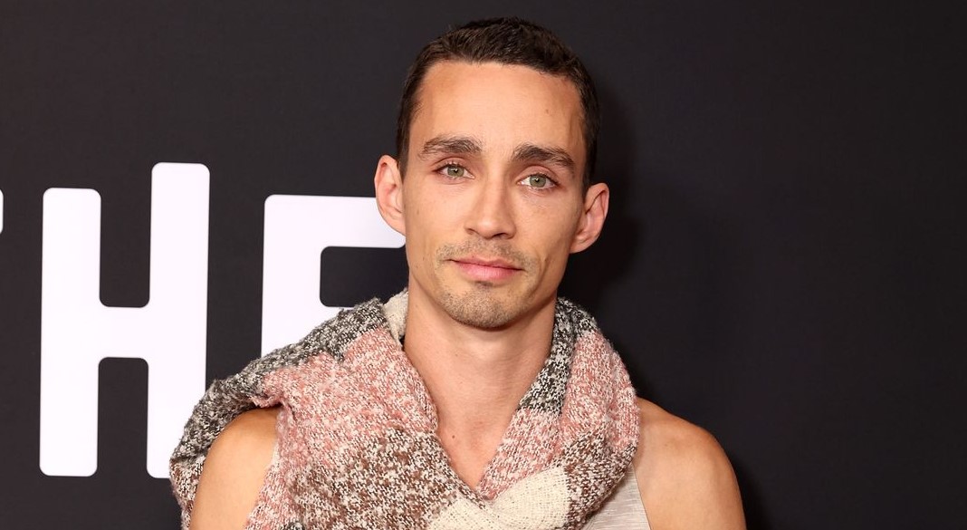 Robert Sheehan Phone Number, Email ID, Address, Fanmail, Tiktok and More
