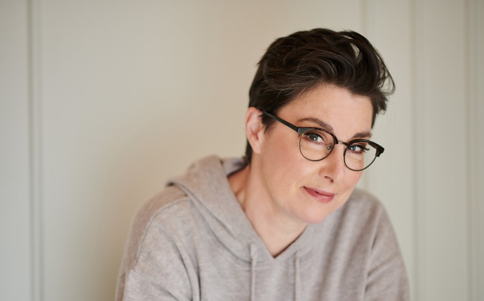 Sue Perkins Phone Number, Email ID, Address, Fanmail, Tiktok and More